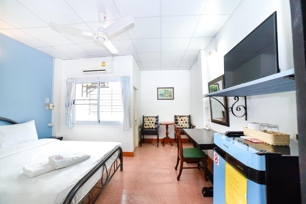 Pakdee House Hotell Udon Thani Exteriör bild