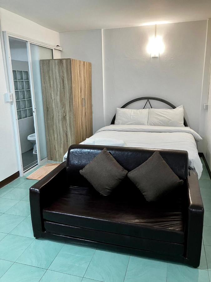 Pakdee House Hotell Udon Thani Exteriör bild