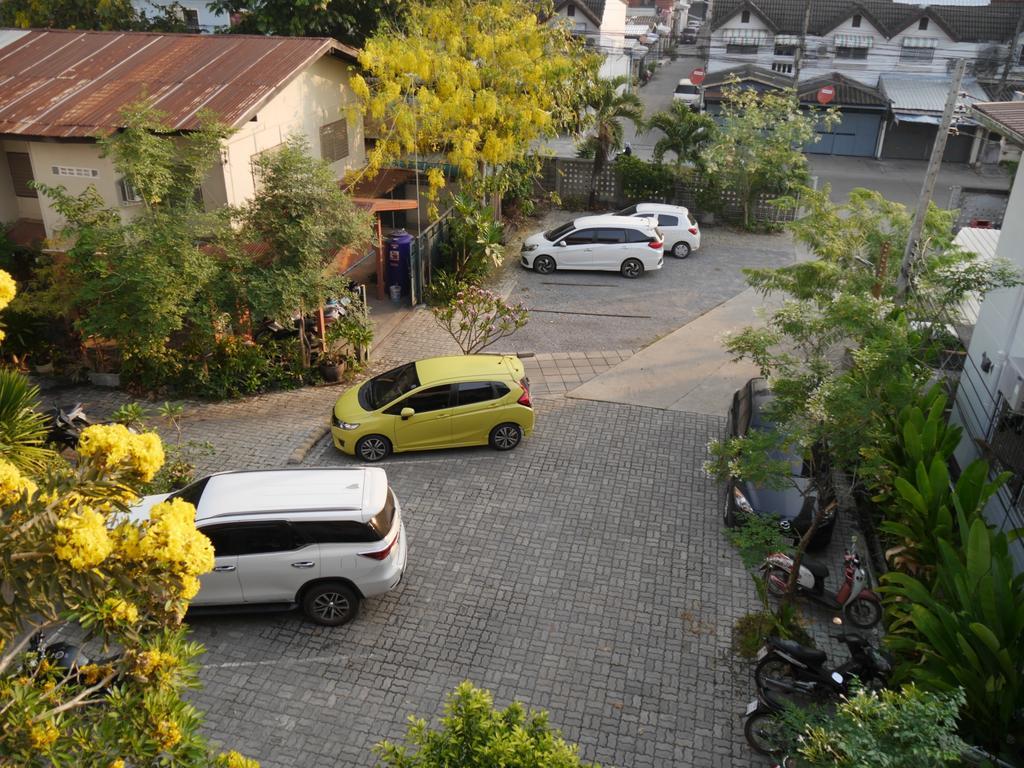 Pakdee House Hotell Udon Thani Exteriör bild