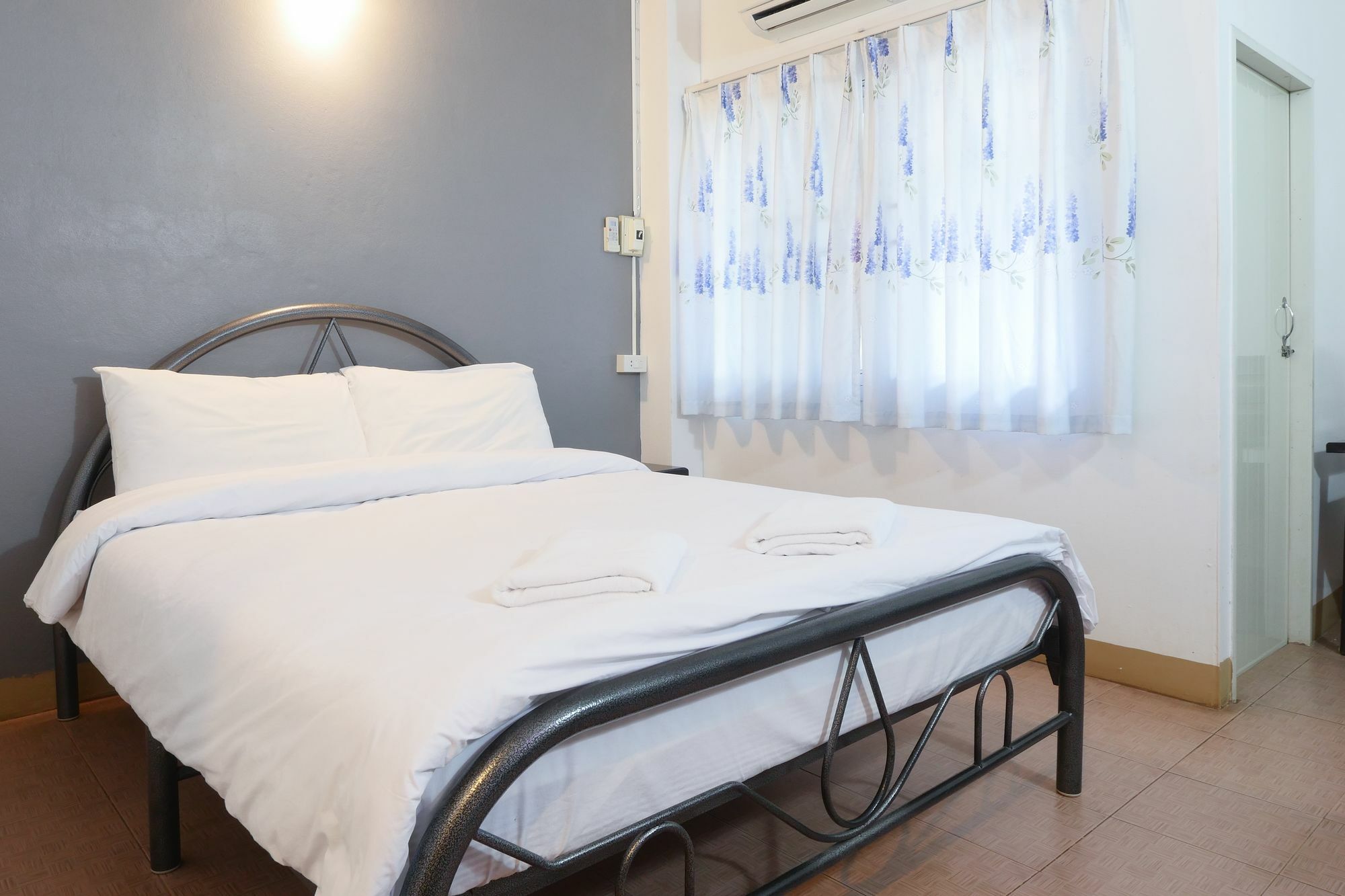 Pakdee House Hotell Udon Thani Exteriör bild