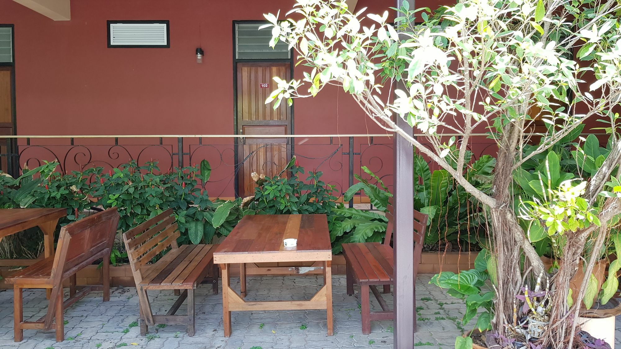Pakdee House Hotell Udon Thani Exteriör bild